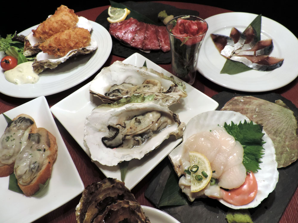 生牡蠣はもちろん、海産メニューの豊富なオイスターバー「オストラデオーレ」（写真提供：海遊）