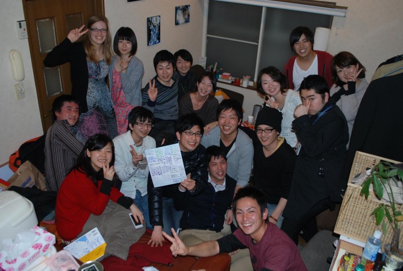 APU時代。フリーペーパーの発行やカフェ運営に取り組む。