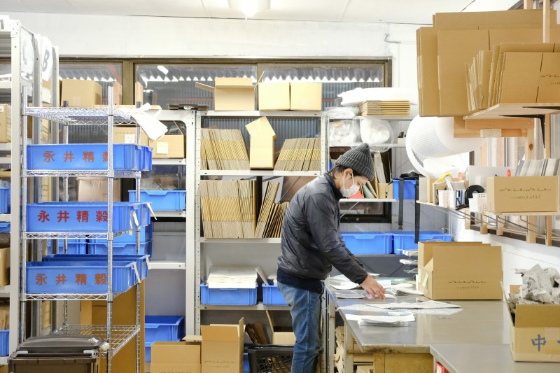 この場所で発送作業も行う