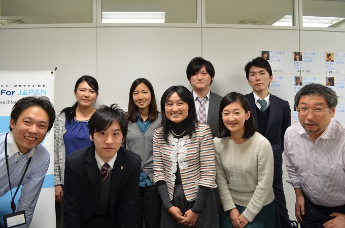 Teach for Japanの仲間たちと。左から三番目が五十嵐剛志さんTeach for Japanの仲間たちと。左から三番目が五十嵐剛志さん
