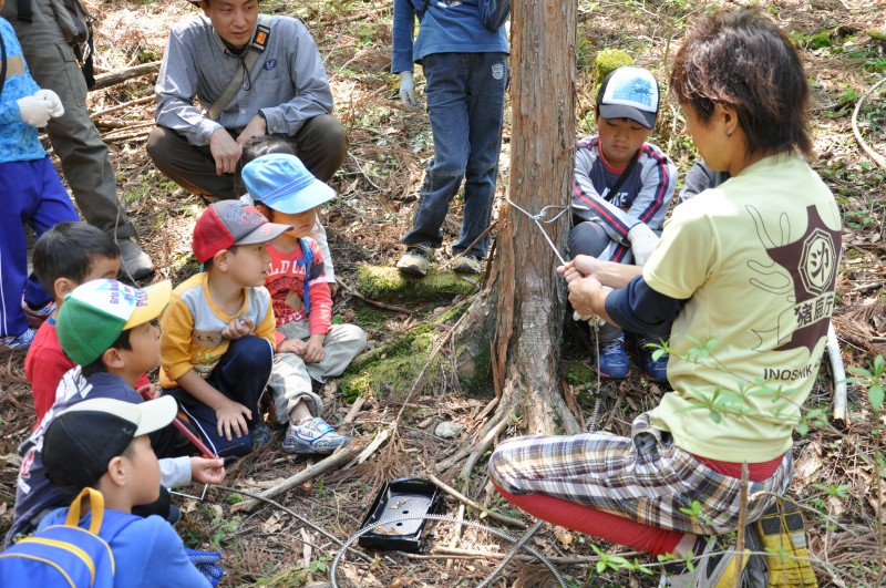 子どもと猟師エコツアーの様子