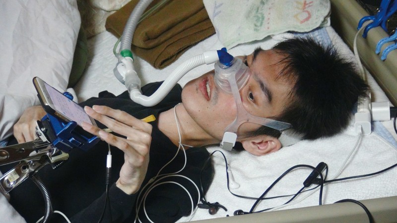 蹴る_写真3_スチール_サブ_東