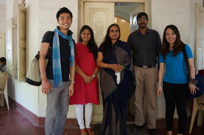 留職者派遣のため、インドの派遣先候補団体を訪問する斎藤さん