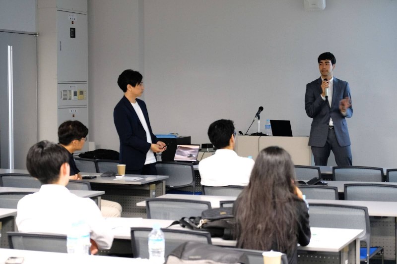 3_talking-with-experts-2