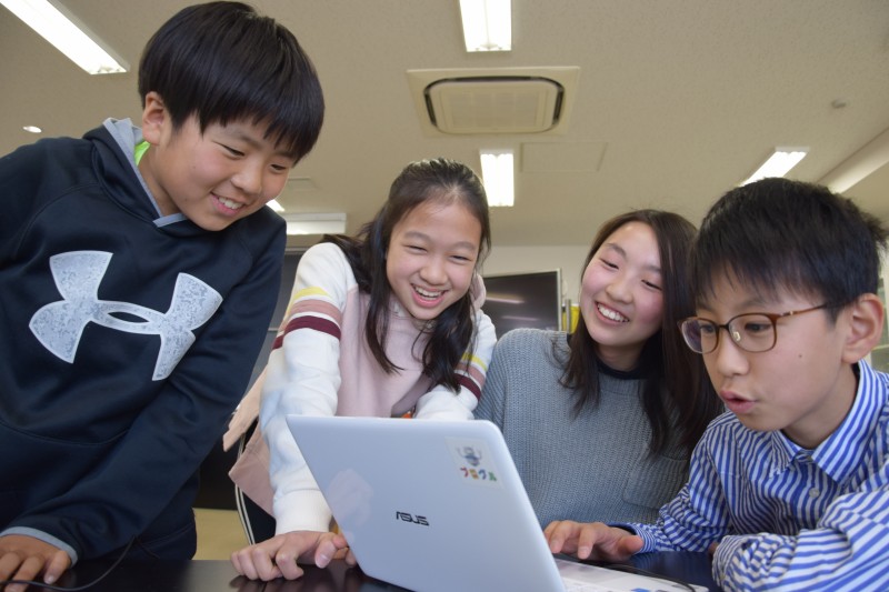 先生と子ども.JPG のコピー (1)