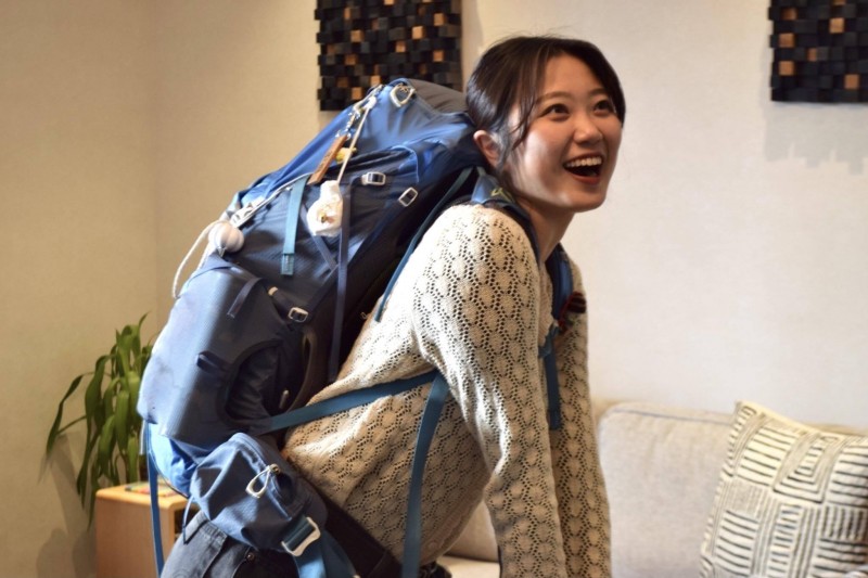 臼山さん2_このリュック一つで生活していました