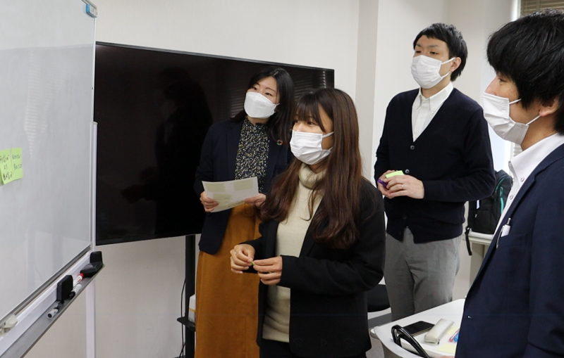 社内研修の様子トリミング後