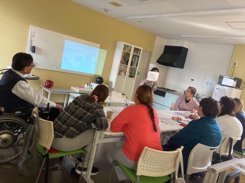 撮影日不明、外国ルーツの保護者対象日本語講座「おやカフェ」、ウクライナ避難民も方も