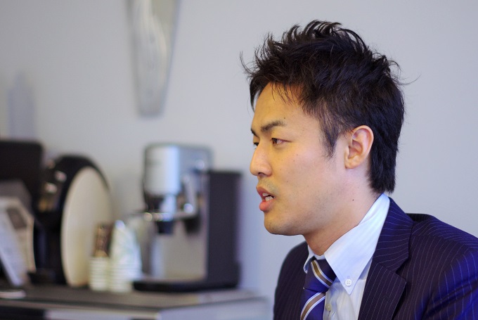 クロスフィールズに込めた想いについて語る小沼さん