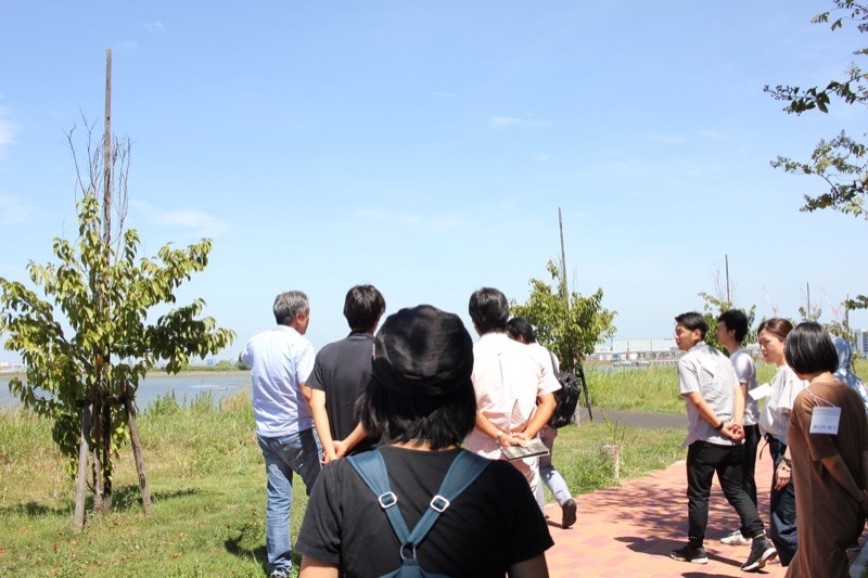 ホテルの向かいに流れる多摩川。東京国際空港がすぐ近くに見える