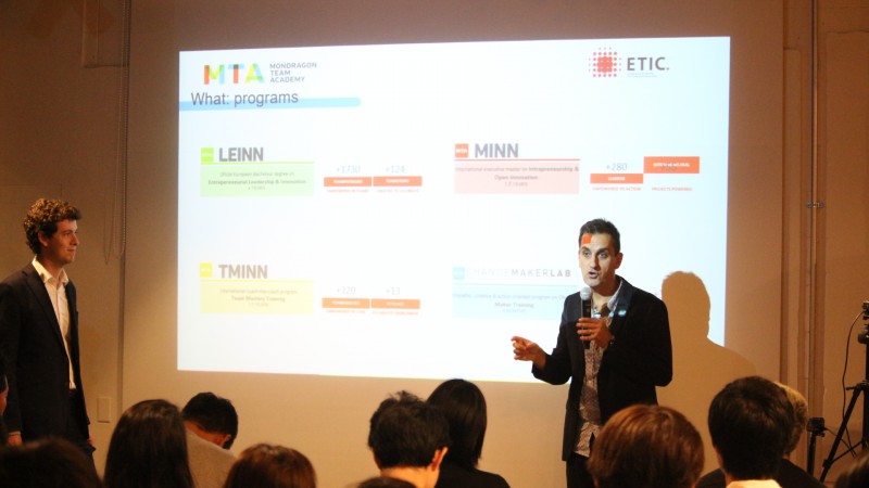 右からホセ・マリ氏、ジョン氏