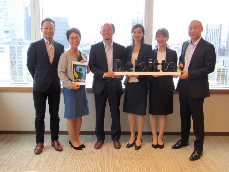 (左から)FLJ樽本哲さん、中島佳織さん、デロイト羽生田慶介さん、石井麻梨さん、潮﨑真惟子さん、星島郁洋さん