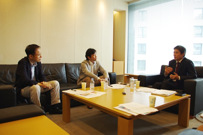 日色さん、青柳さんとのディスカッション風景