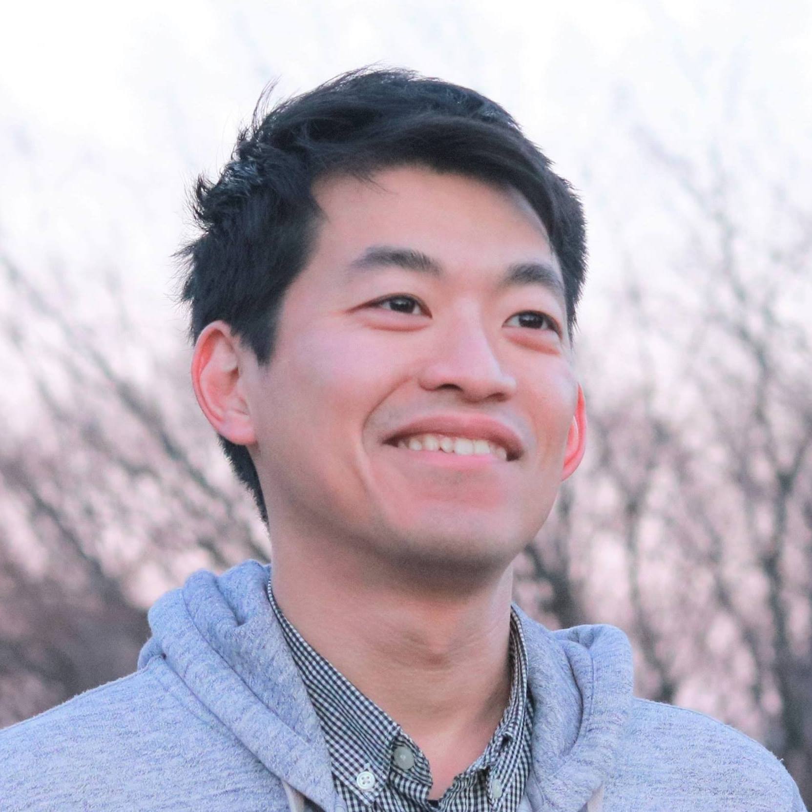 プロフィール写真（伊藤順平氏）