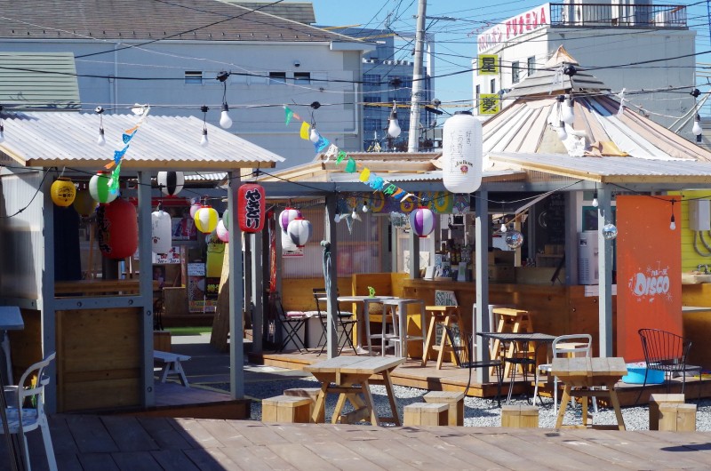 仮設商店街「COMMON-SHIP橋通り」