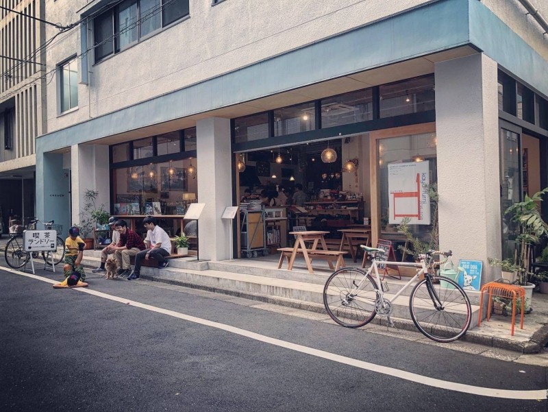 喫茶ランドリー前