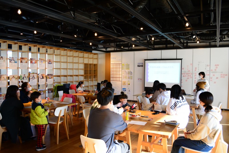 1.高校生イベント_多世代交流民話の絵本作り