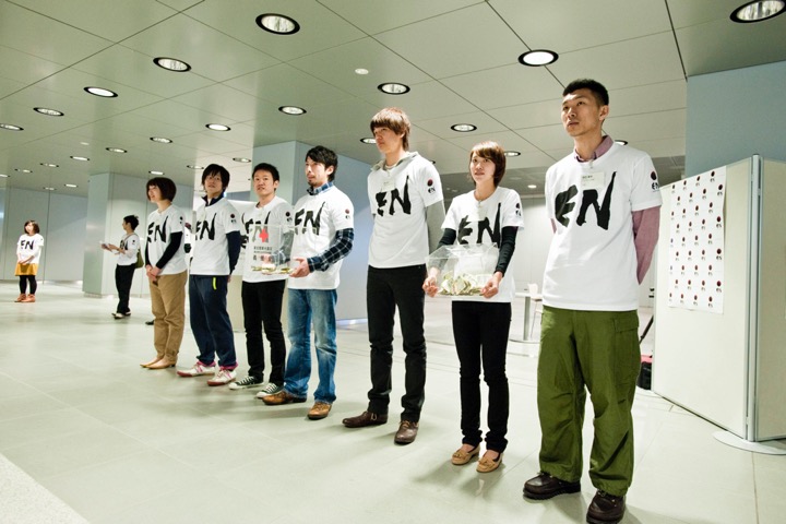 震災復興への思いを一つにした19 名のアスリートが参加。「ENプロジェクト」の輪は社会人、学生などにも広がり、それぞれが積極的に支援活動に携わった。