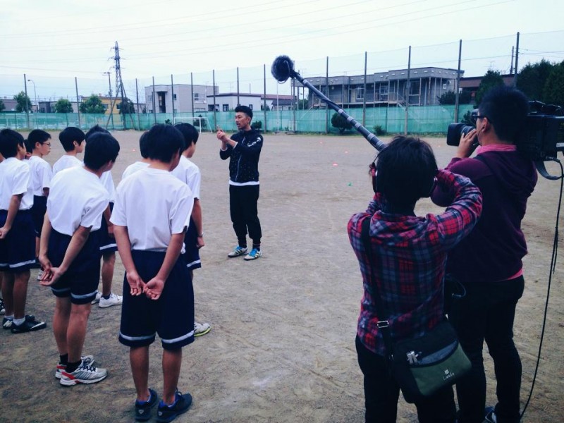 全国に先駆けた産官学連動のモデル事業「アスリート先生」。近年はメディアの取材、議員の視察なども多く、各方面から高い注目を集めている。