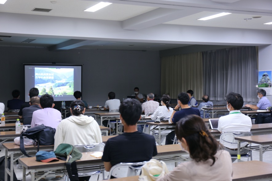 2020年8月に開催した牧大介の講演会にはたくさんの町民が訪れた