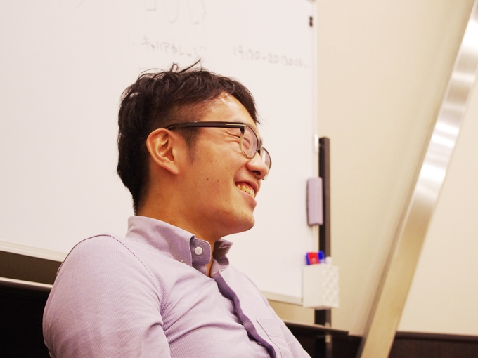 対談中の笠原さん 対談中の笠原さん