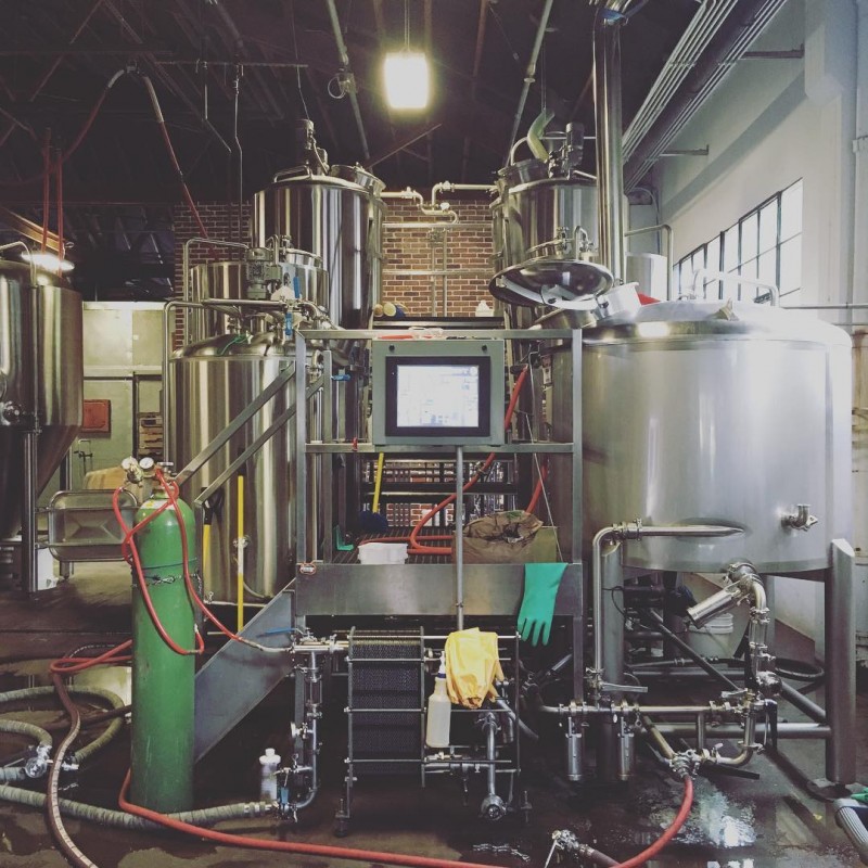 2017年10月、川村氏が現地でコラボレーションビールを造った、オレゴン州ポートランドのカルミネーションブルーイング。