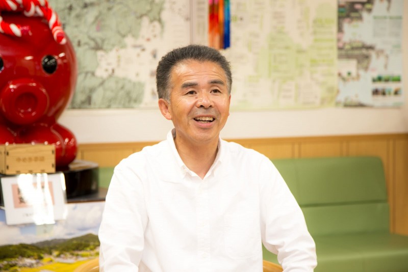 写真左の「オクトパス君」を生み出し南三陸を盛り上げてきた阿部さん